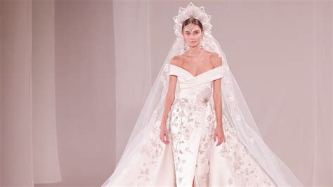 Abiti da sposa, 20 creazioni da sogno alle sfilate .